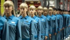 而现在飞机很现实